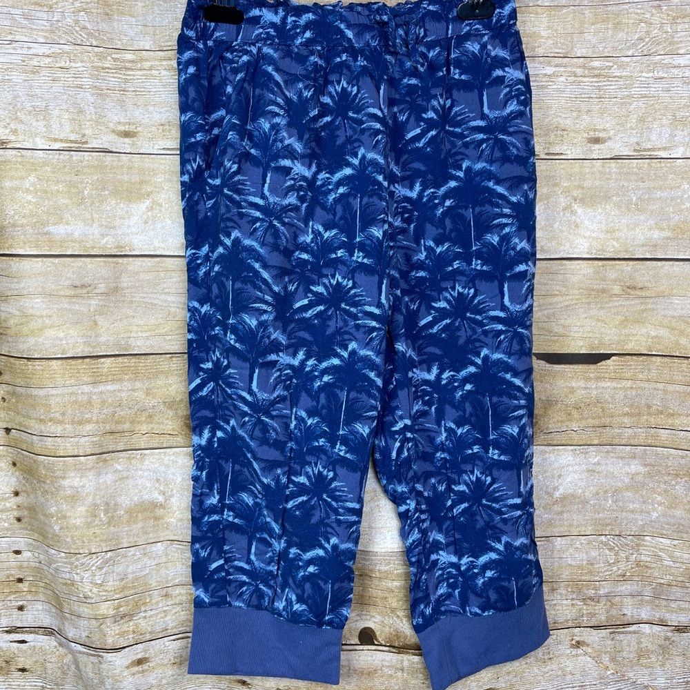 Cropped palm tree pants 🛍